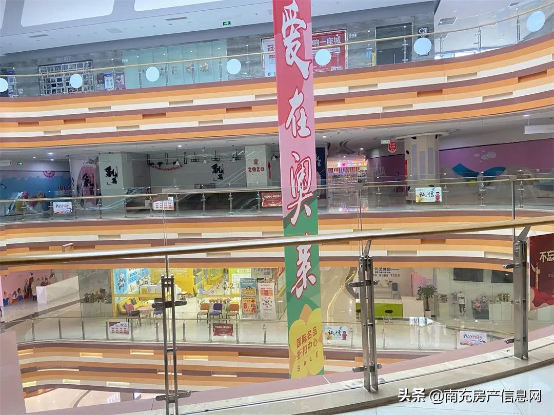 嘉陵区比较繁华商业区,商业不足