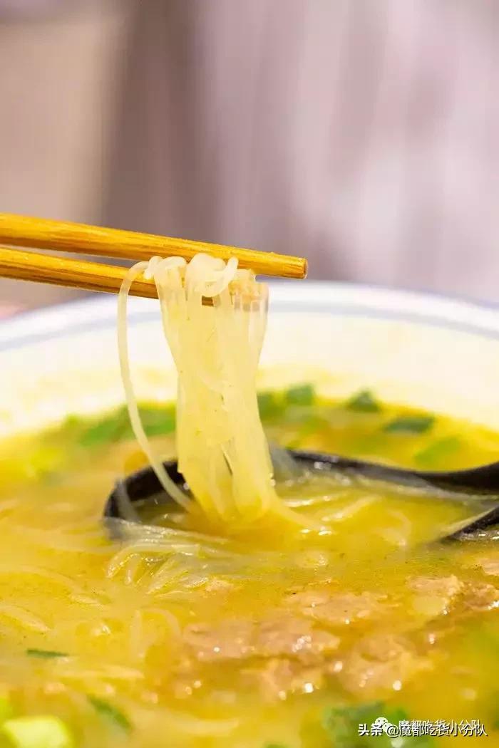 20骞村墠涓婃捣璺竟灏忓悆,浜屽崄骞村墠鐨勪笂娴风編椋熻