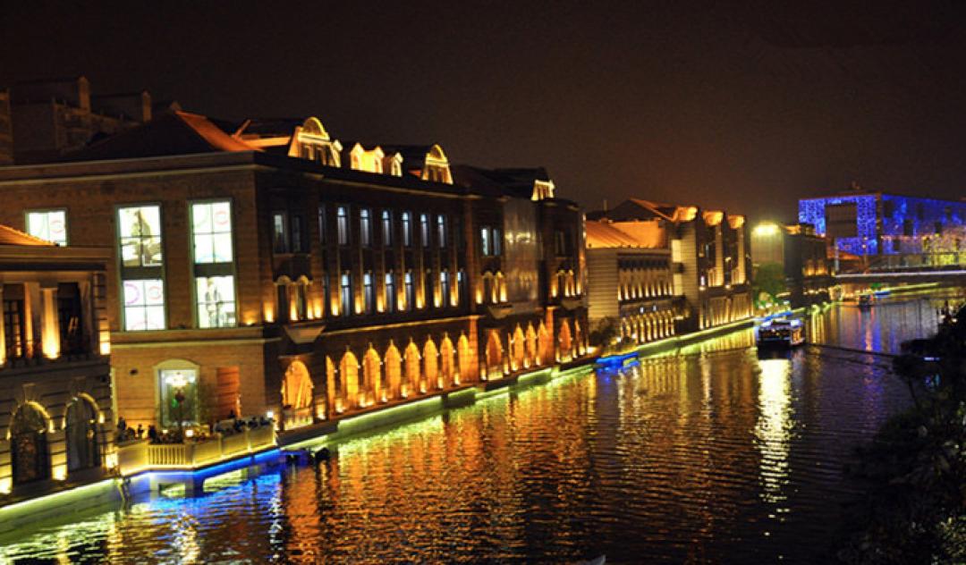 武汉如火如荼的夜生活,武汉夜晚生活记