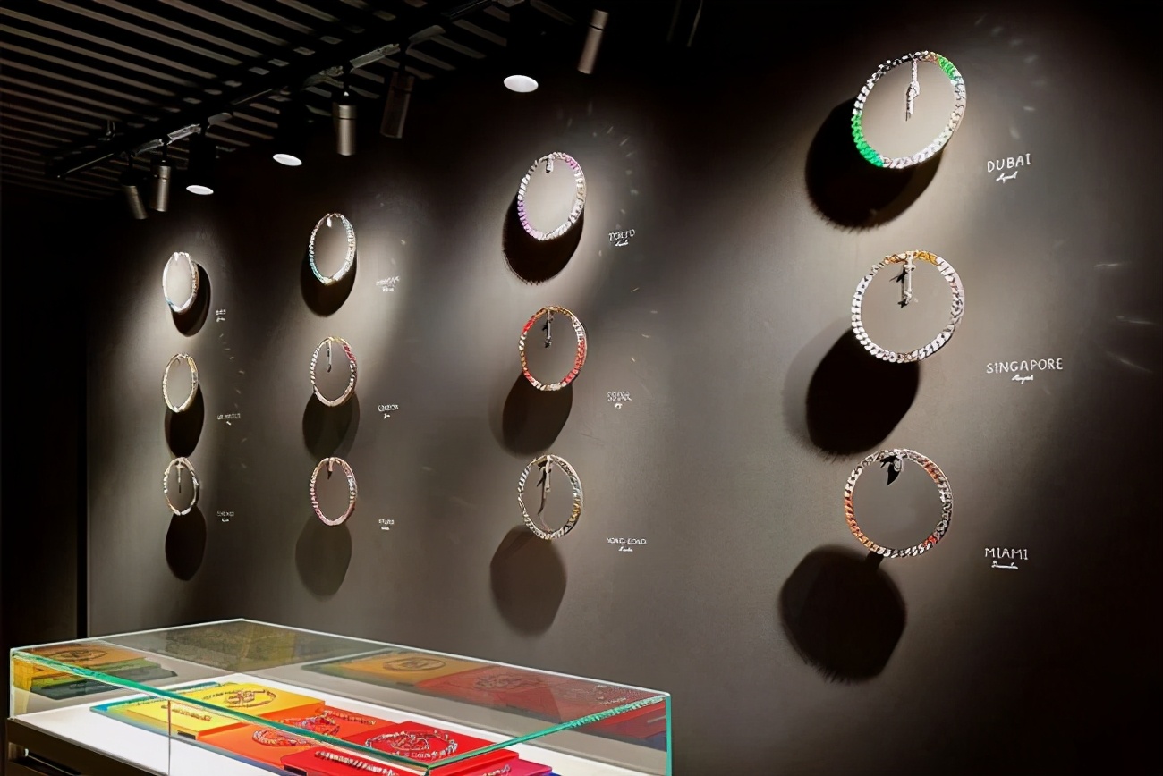 lv路易威登1854年几月上市,路易威登古巴项链掉色如何处理