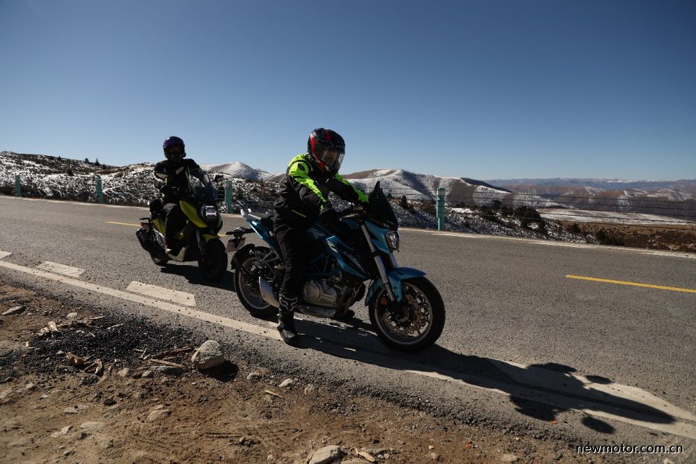 力帆kp350是双缸车吗,力帆kp350巡航版多少排量