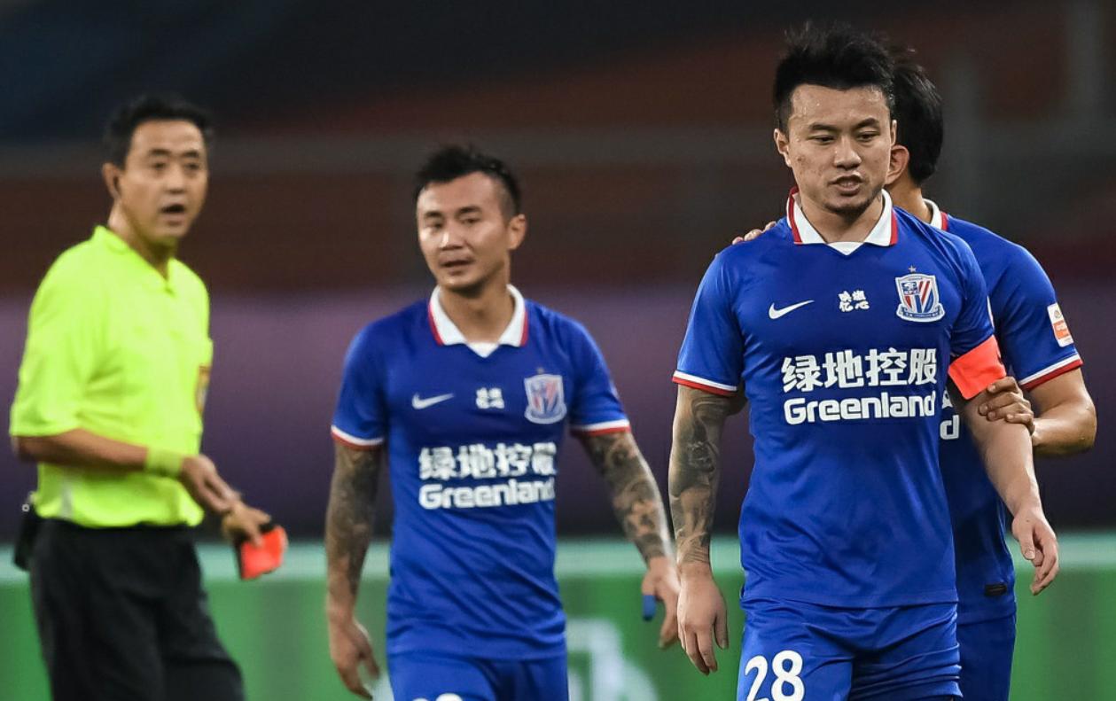 国安战永昌争议判罚,脾气真大