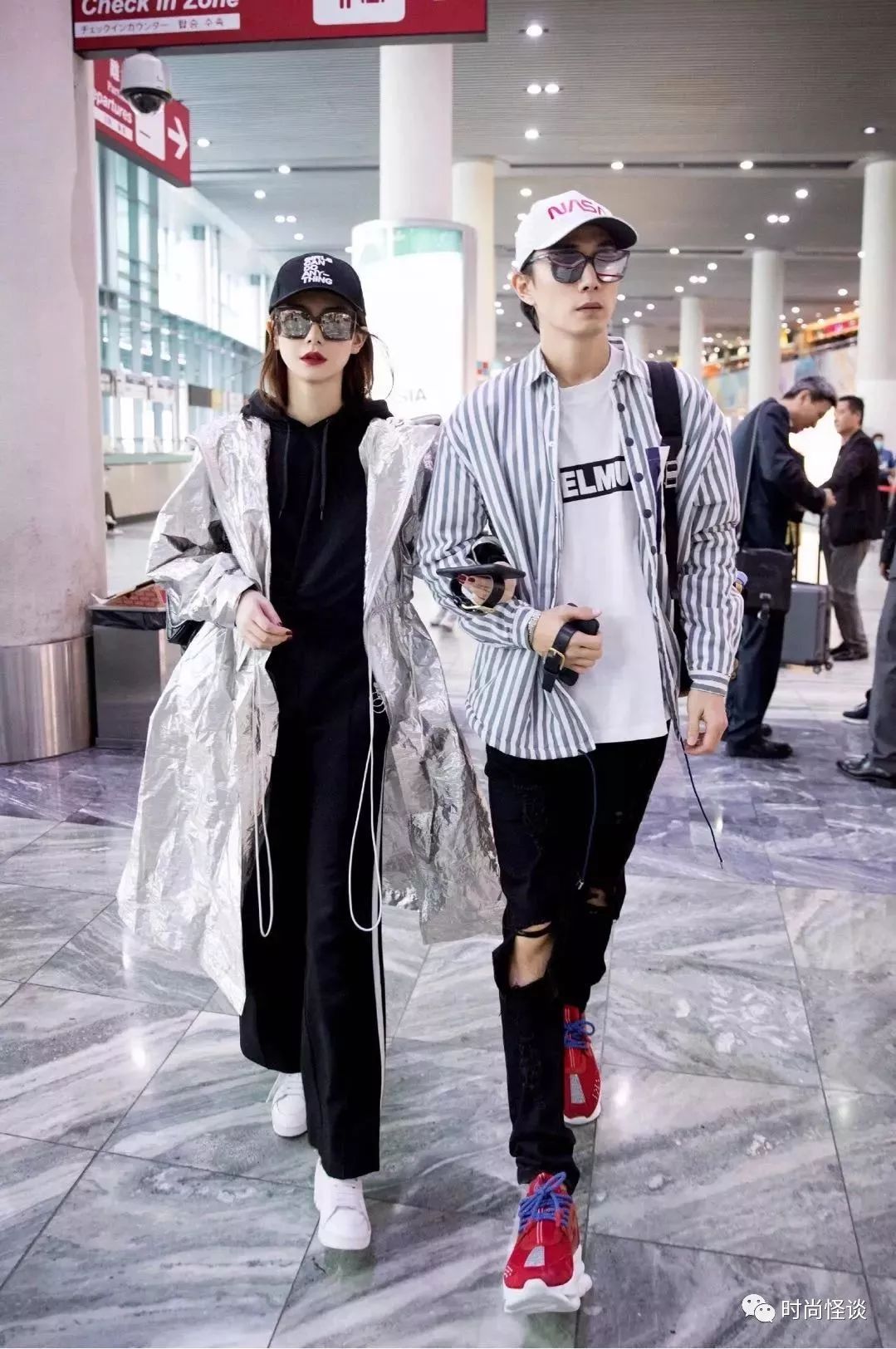 潮酷穿搭适合化什么妆 (美妆博主戚薇完整版视频)