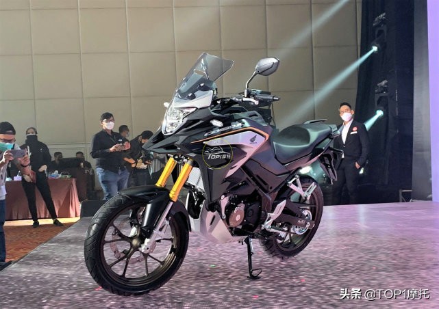 进口本田cbr150摩托车最新款,进口本田cb150r适合长途摩旅吗