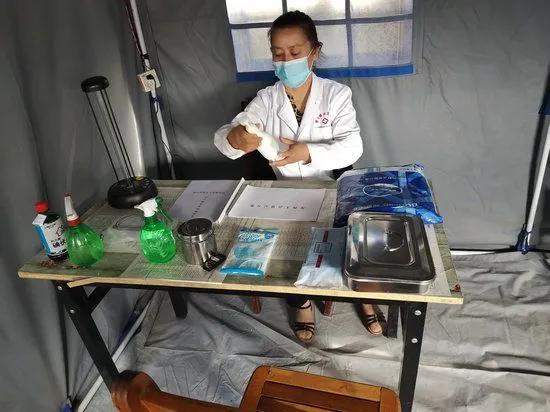 伊宁县疫情之下的我们,疫情期间医务人员不退缩