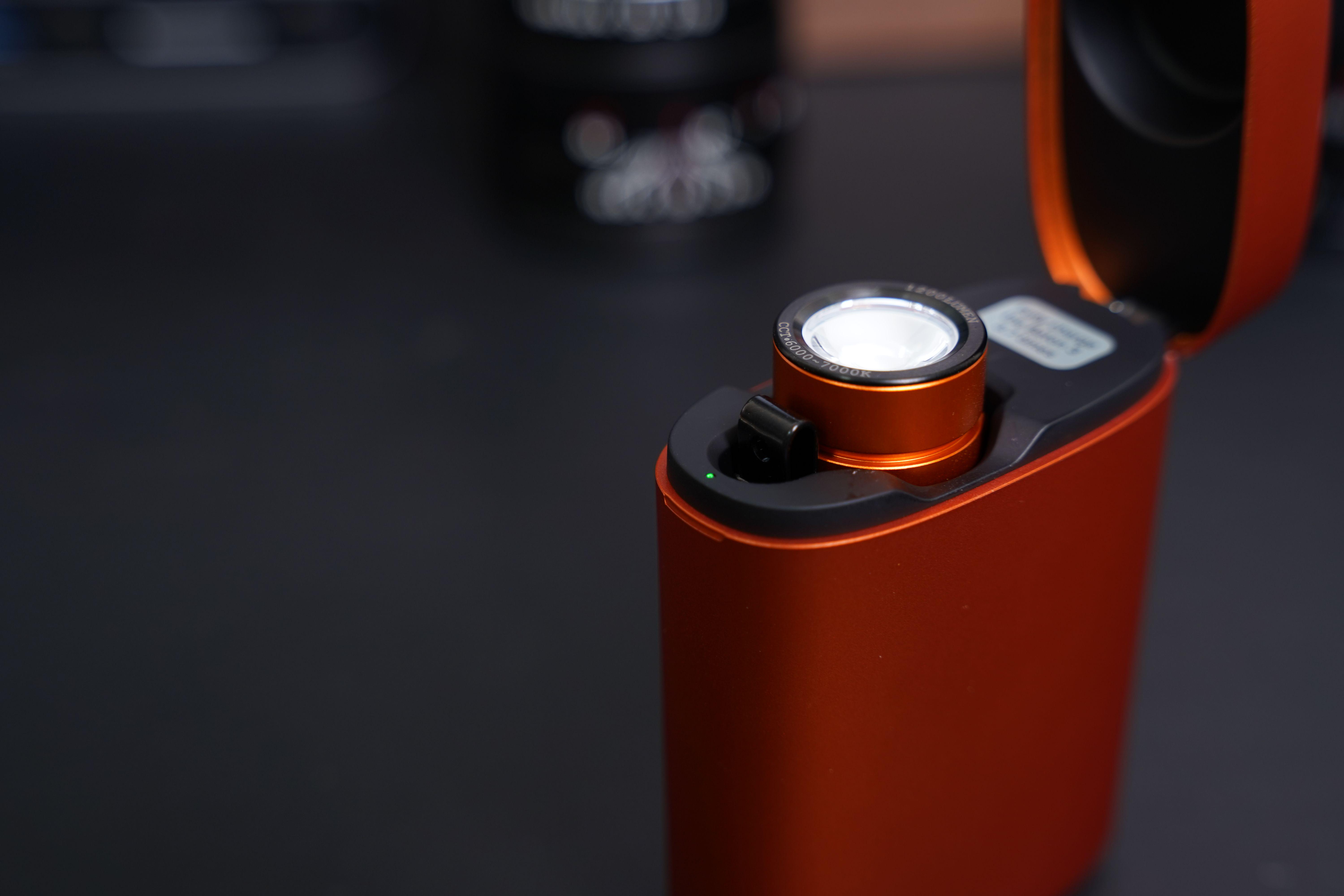 把手电筒做得和TWS耳机一样——指挥家Baton3尊享版