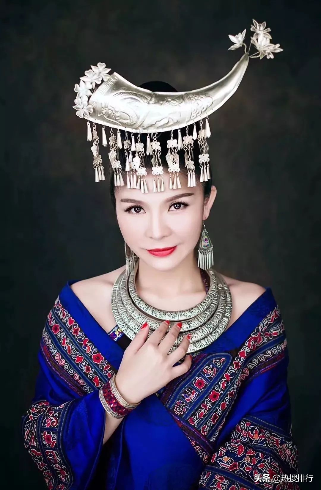 苗族歌手张丽娅邀请你:这个春天,我们相聚苗族锡绣发源地!