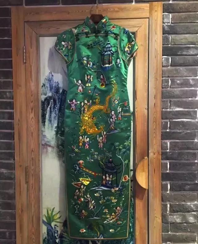 什么是服装刺绣设计,当刺绣遇见服装设计效果会怎样呢