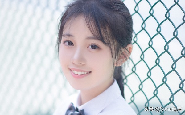 绿茶婊?一女生对其恨之入骨,于是网络大呼:离我男朋友远一点!