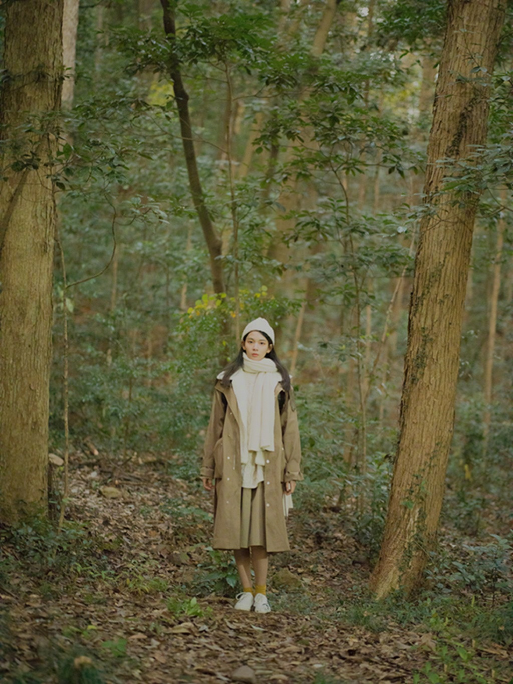 陈瑶身着一字肩身材苗条,陈瑶的穿衣风格