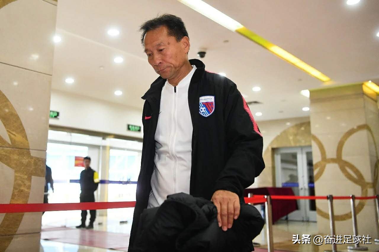 李伟峰再见天海纪录片,天津天海足球教练李伟峰