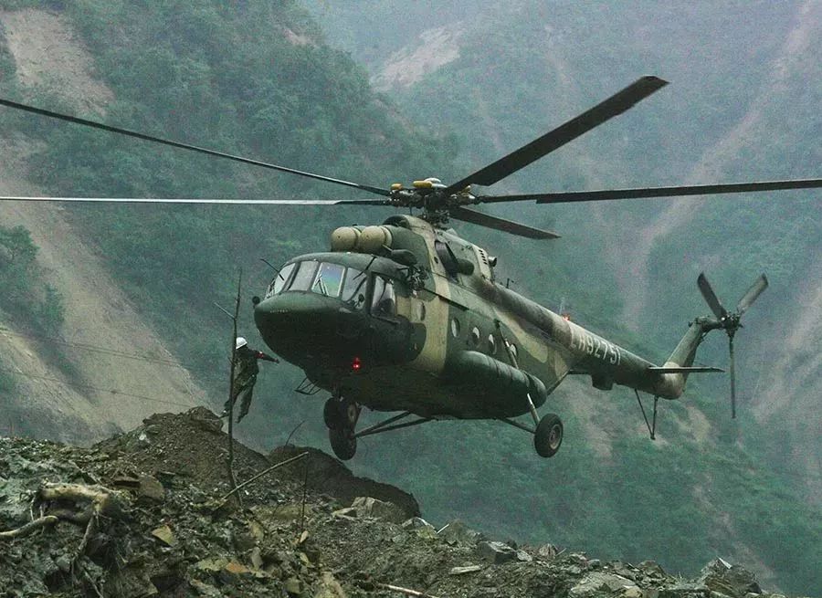 十一年前汶川跳伞,汶川十一年嫁人