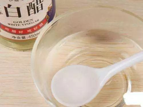 衣服黄渍洗白小窍门,衣服发黄别扔教你清洗妙招