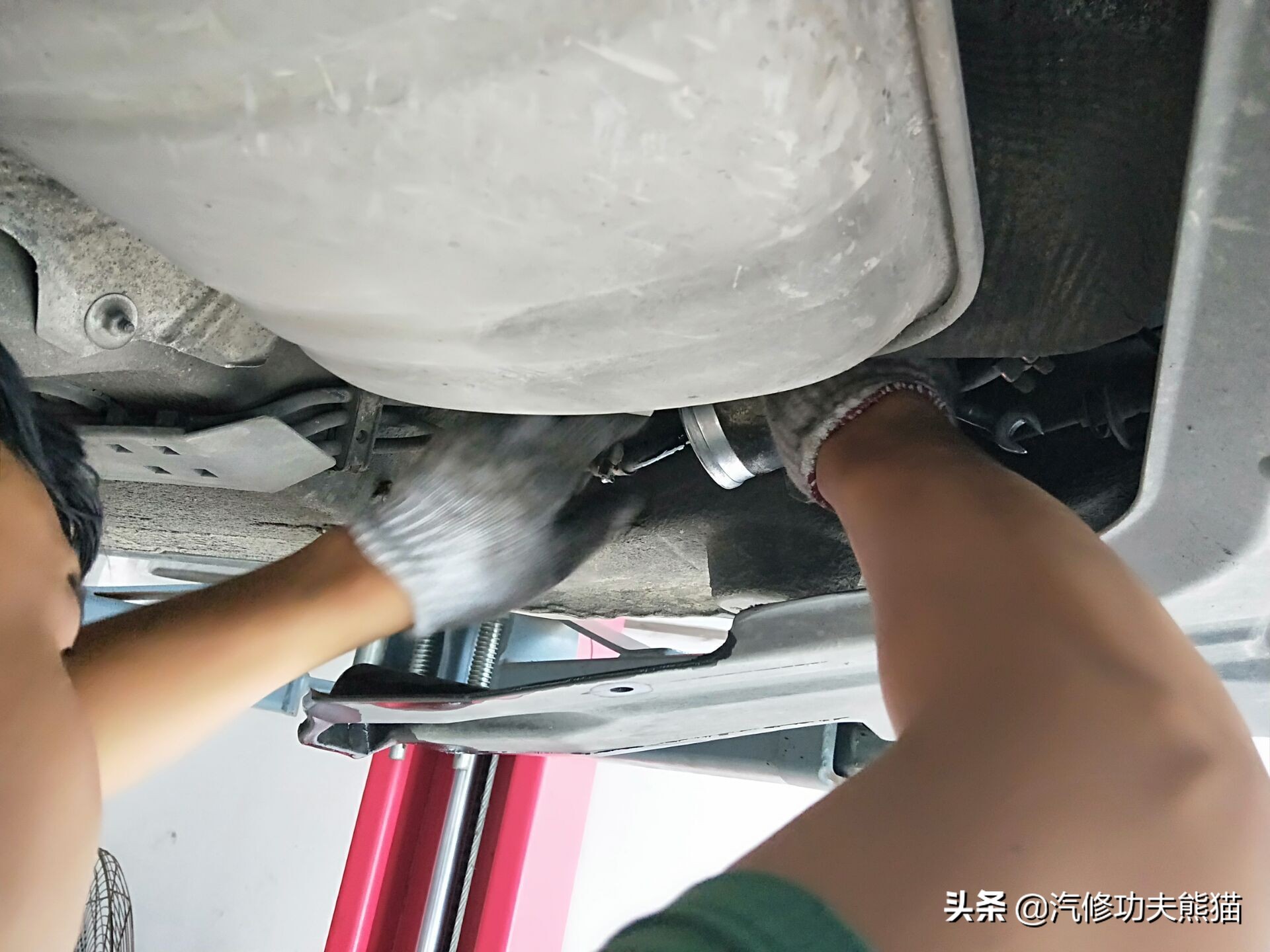 奥迪a61.8发动机大修费用,老款奥迪a6六缸发动机大修全过程