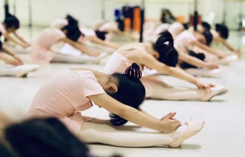 “中专生”比“大学生”牛，是什么体验？这类中专生让你高攀不起