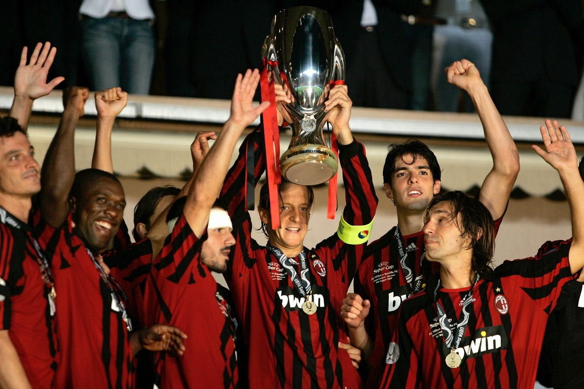 感动伯纳乌全场球迷高喊c罗名字,国米球迷致敬穆里尼奥泪流满面