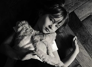 “父亲对我做过的事情永远不可以说”︱这本书揭露残酷的事实真相