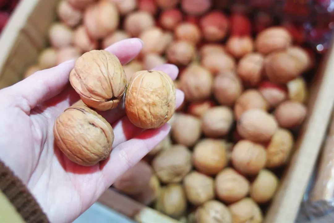 直端零食店“老巢”！好逛到两只手都拿不下