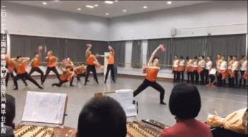 中国爱豆在韩综表演,韩综中突然说中文的中国爱豆