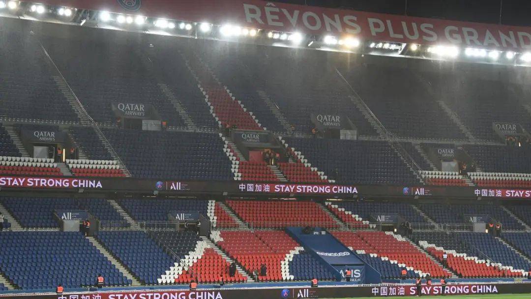 大巴黎加油打气,大巴黎中国加油照片