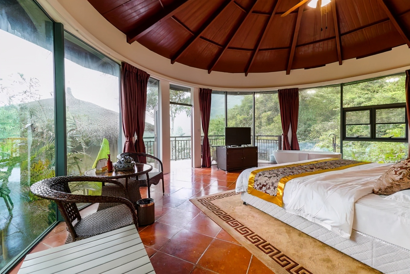 江门圭峰山温泉,江门市圭峰山温泉度假村