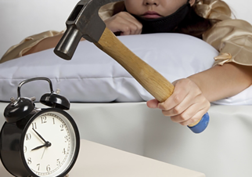 女性偏头痛按哪个穴位快速止痛,经常偏头痛什么原因女性怎么治