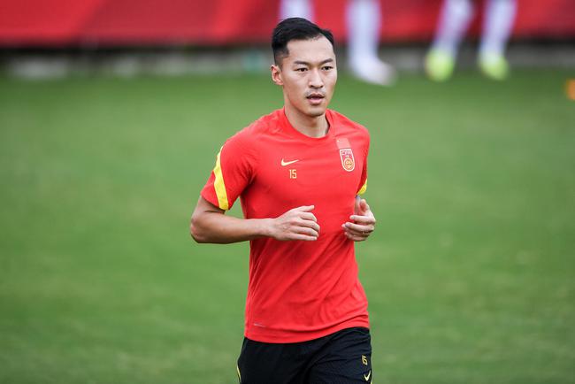 国足郑智和蒿俊闵谁厉害,国足蒿俊闵李铁