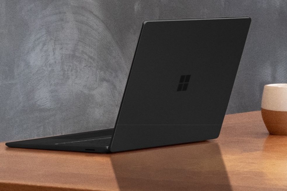 笔记本电脑屏幕纯黑漏光,电脑屏幕漏光会越来越严重吗