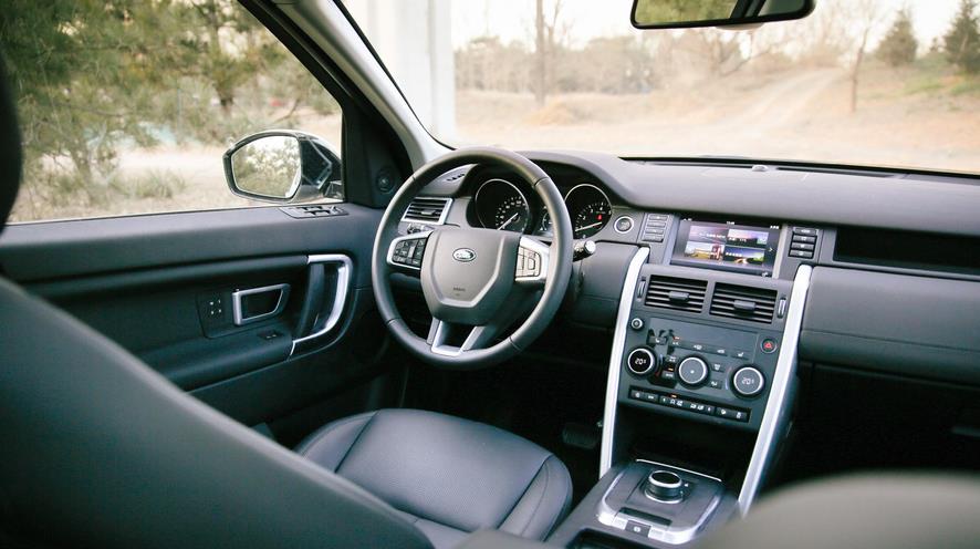 路虎卫士110对比普拉多4000,路虎发现四柴油版对比丰田普拉多