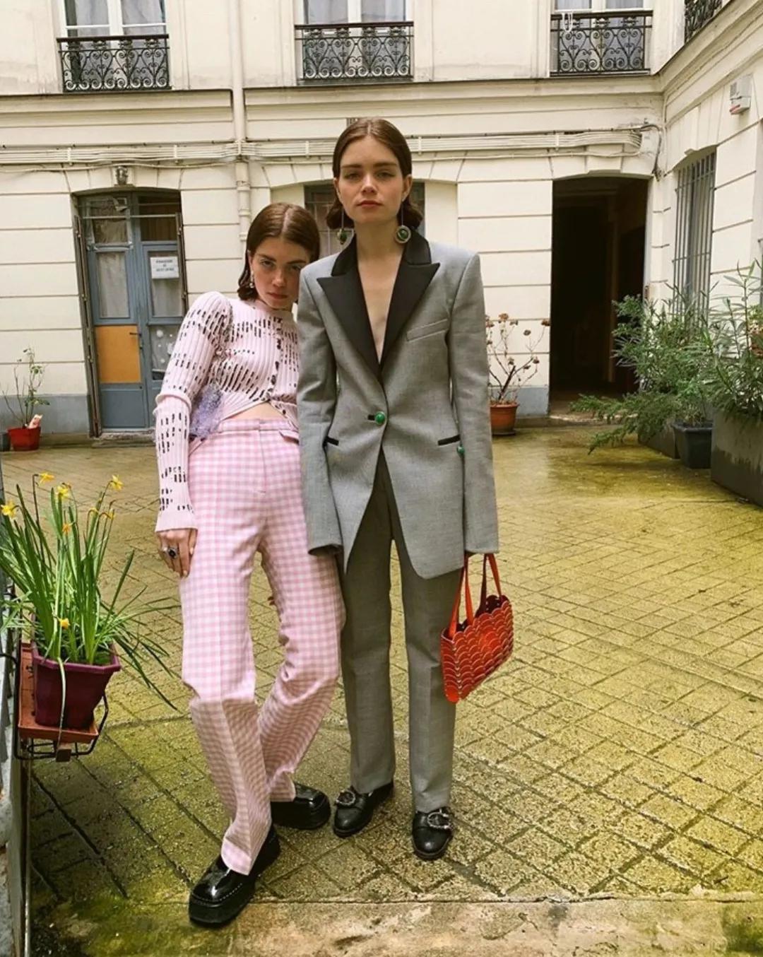 一套西装又正式又休闲,30-35岁女性春季穿搭西装