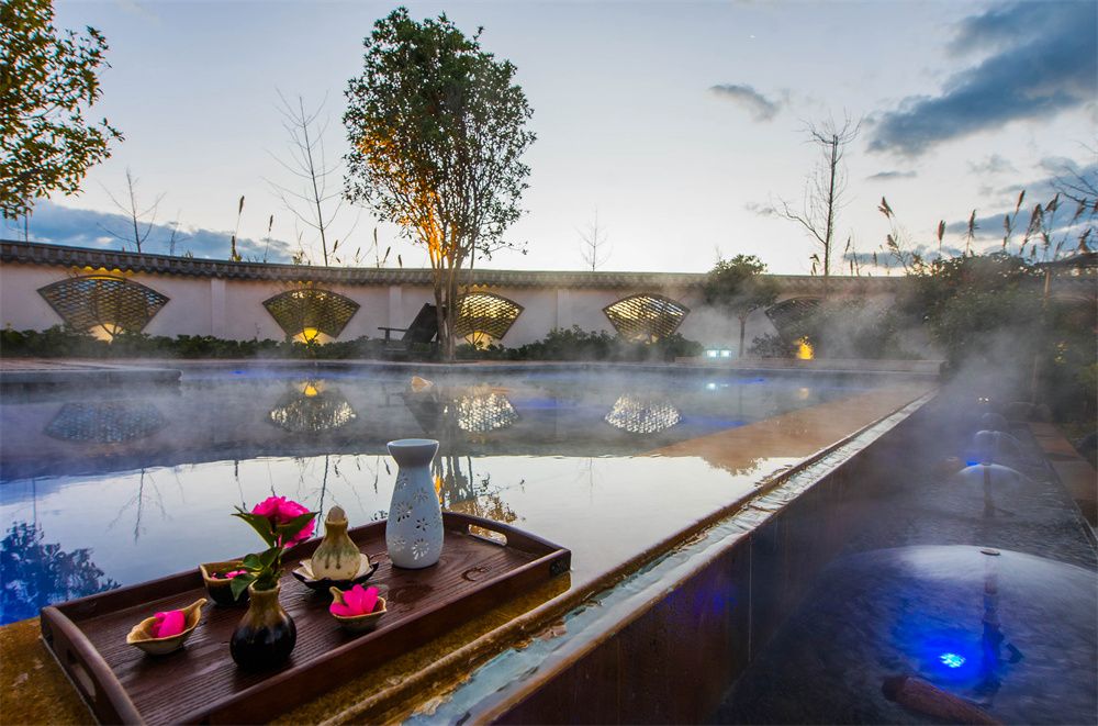 泡温泉到什么地方去,大理去哪里泡温泉最好