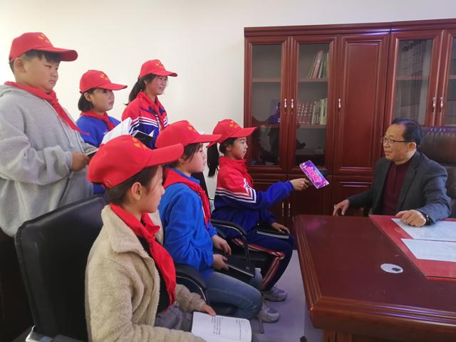 百年小学春华秋实——小记者专访回民小学校长尚杰