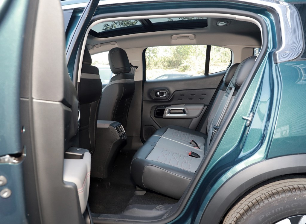 雪铁龙c5天逸试驾1.8t第一视角,试驾雪铁龙天逸c5