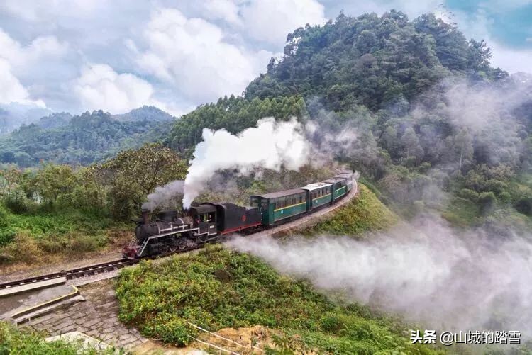 乐山嘉阳小火车值得去吗,嘉阳小火车与乐山大佛相隔多远