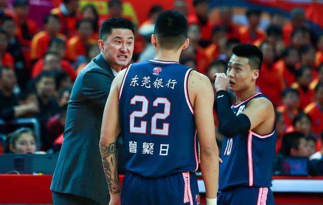 男篮20岁新星被曝,男足不满被明星吐槽