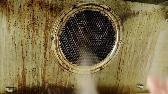 油烟机油渍用什么东西能清理干净,油烟机油污用什么清洁剂清洗