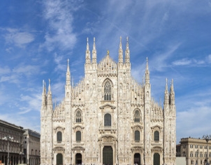 教堂为什么是尖的,教堂为什么是十字架