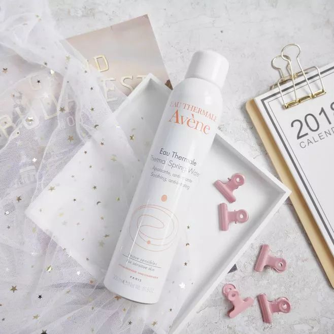 皮肤干巴巴的会痒是怎么回事,皮肤干巴巴是缺水吗