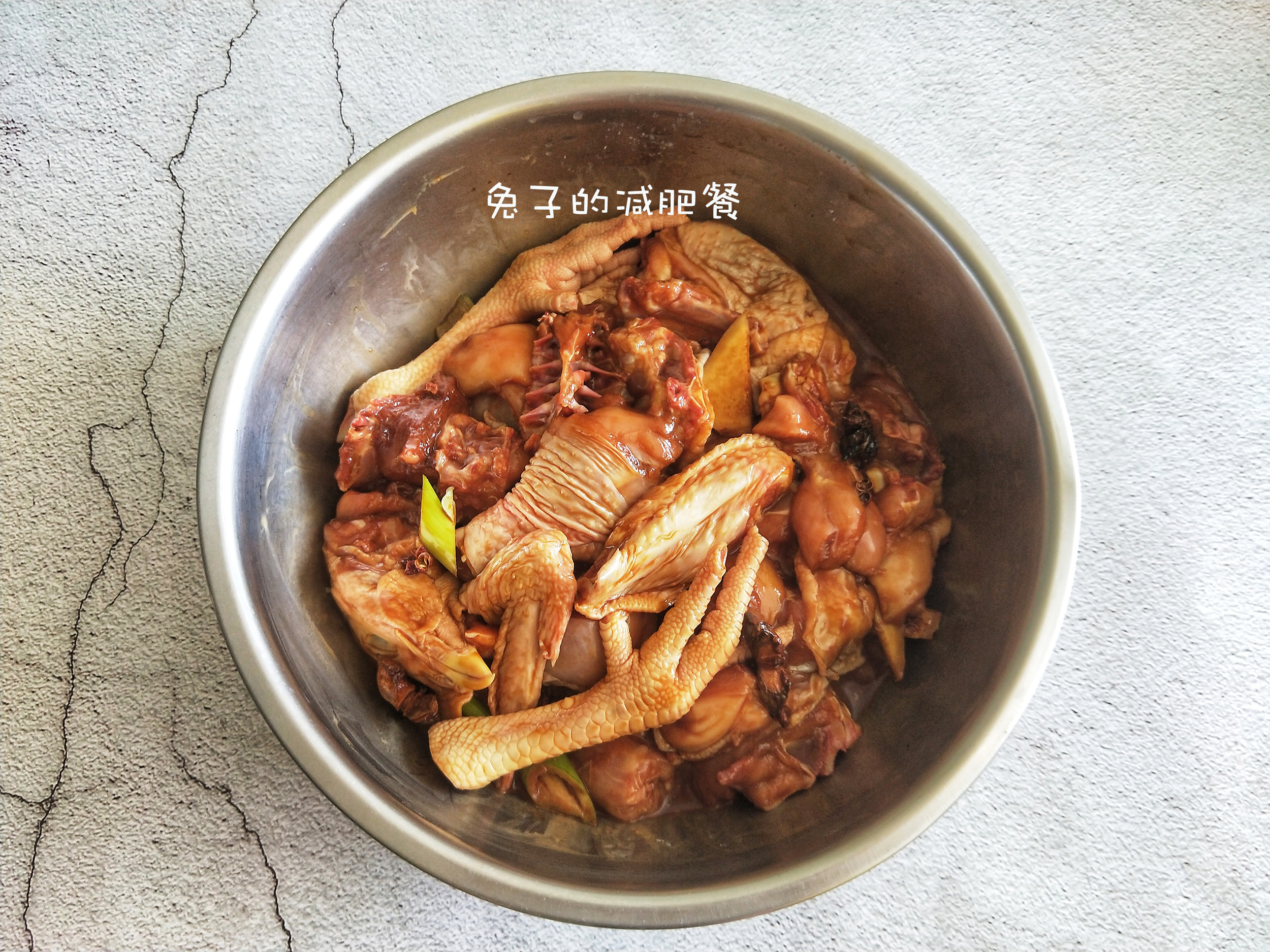 鸡肉怎样炖不柴又好吃,红烧鸡肉怎么做鸡肉软烂不发柴