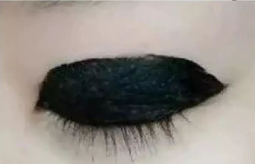 袁姗姗、唐嫣、马思纯的“伪素颜”，满满都是眼妆的硬技巧