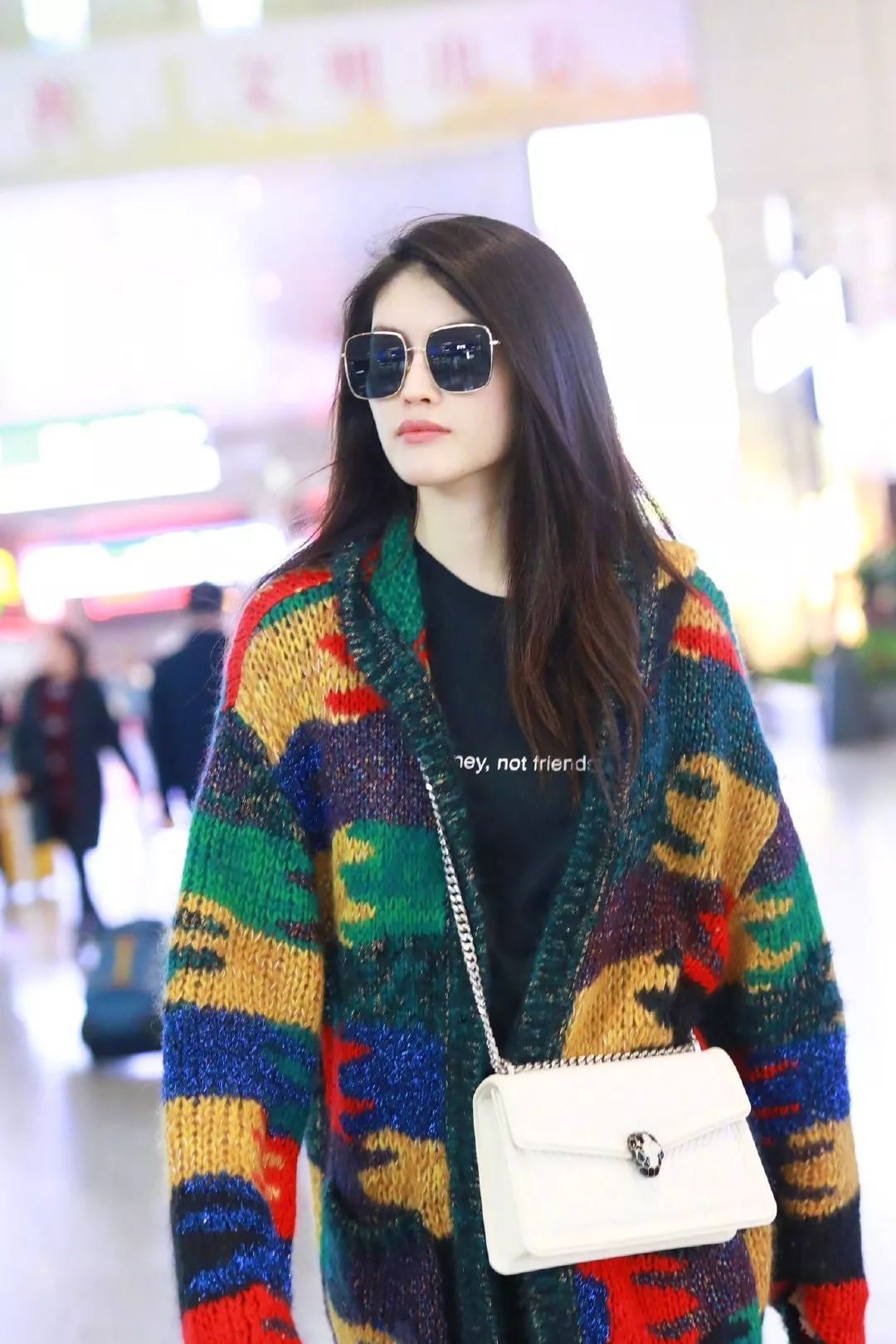 刘雯何穗个人简介,刘雯何穗奚梦瑶走秀视频