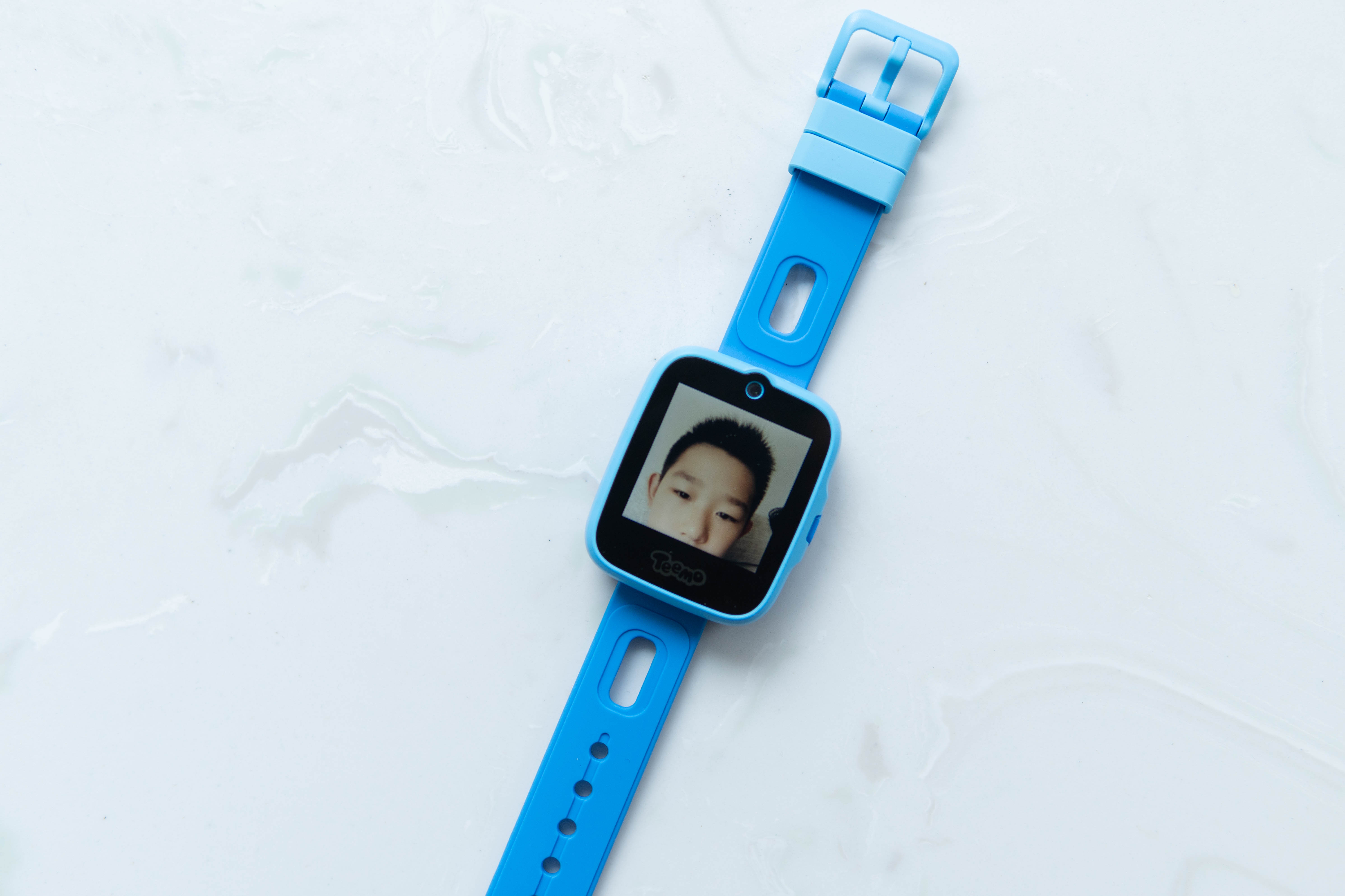 不在孩子身旁也守护安全，糖猫A10儿童电话手表，宝贝家长都喜欢