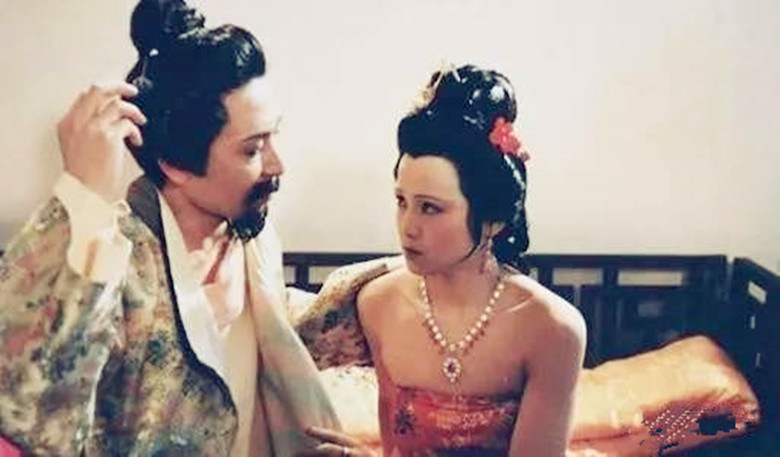 宁府和荣府为什么都被抄家,宁府贾府为何被抄家