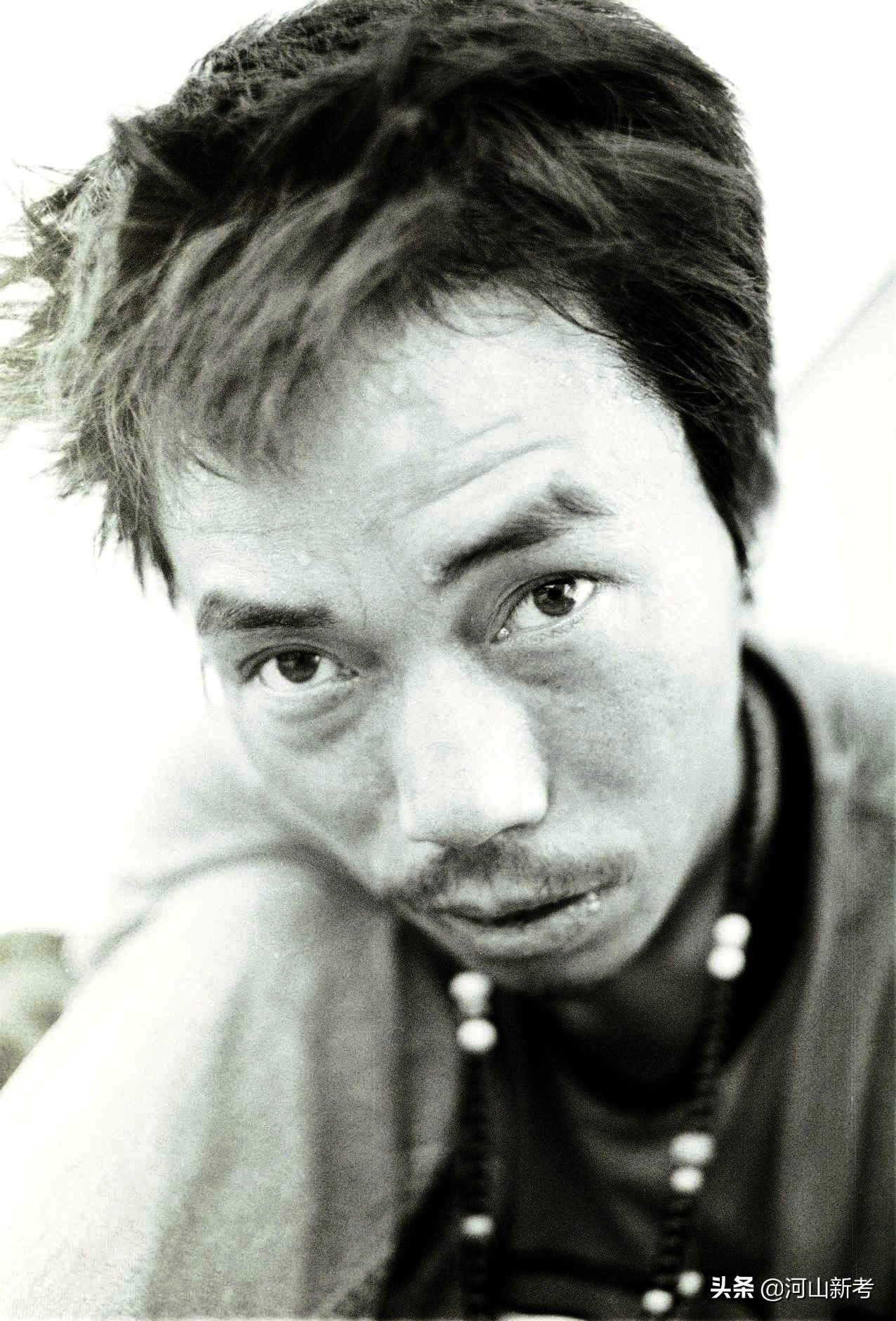 二十个男人和一条江（附：每个队员大头照）