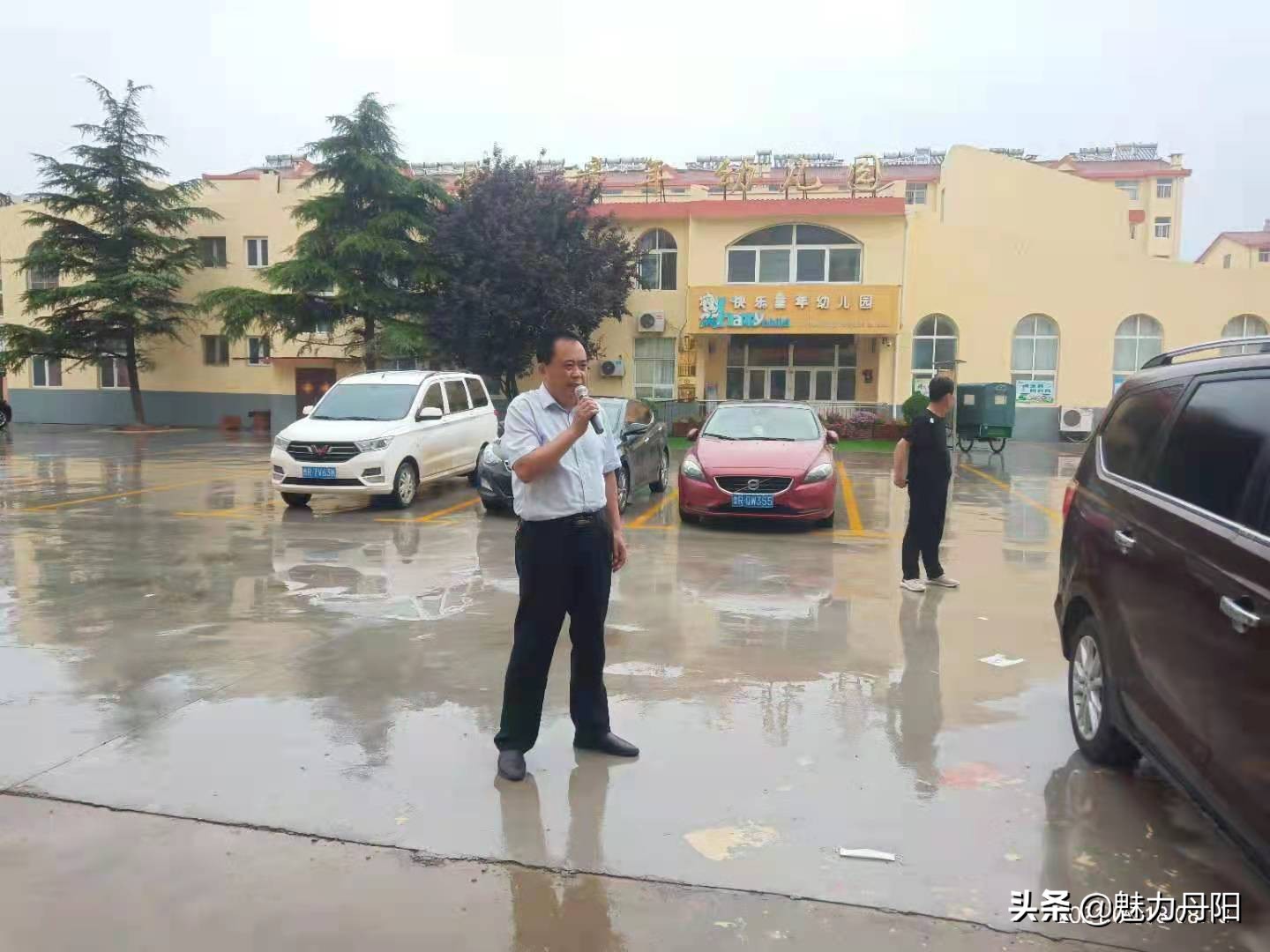 我为群众办实事送温暖进社区活动,我为群众办实事送医下乡