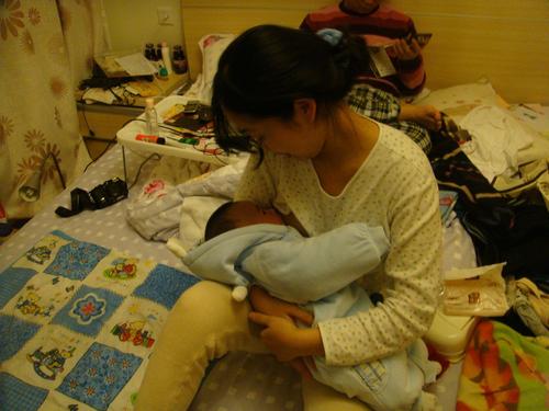 哺乳期妈妈感冒了小妙招,哺乳期妈妈感冒会传染宝宝吗