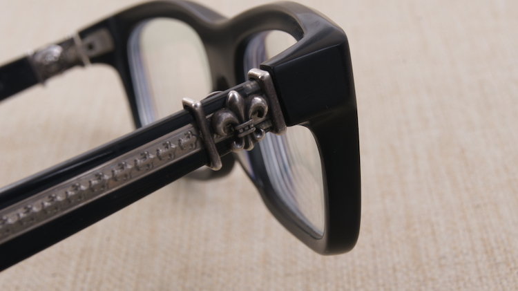 眼镜坏了用哪种胶才能粘好,眼镜坏了可以用啥胶粘