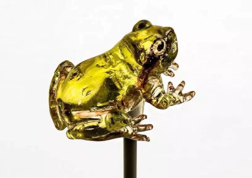 21岁日本小伙立志复兴糖艺制作，5分钟捏出金鱼熊猫，你舍得吃吗