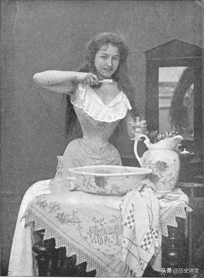 历史上那些审美陋习,古代病态审美束腰裹脚