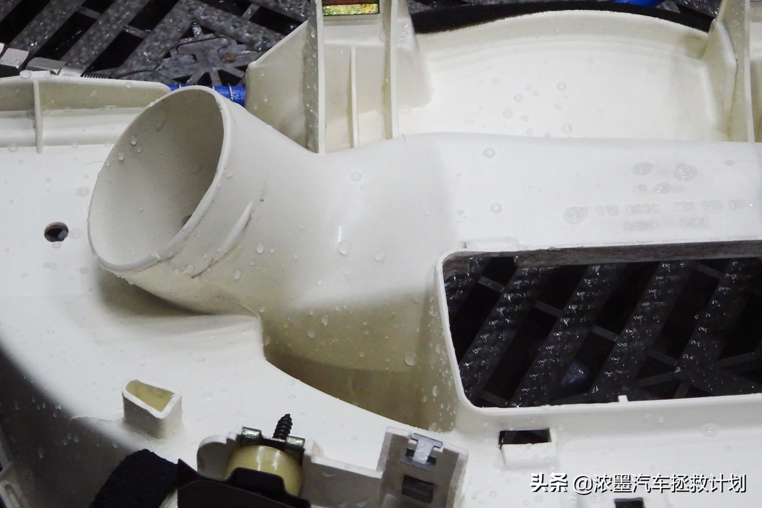 「妙手生花」重建一台战损级桑塔纳，带给它历经千般后的华丽重生